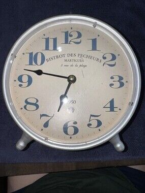 Bistrot Des Pecheurs Marriages Light Blue Clock